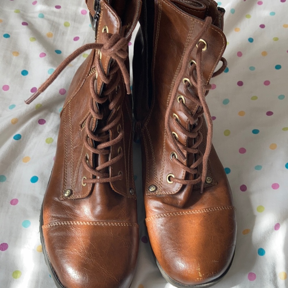 Guess brown boots